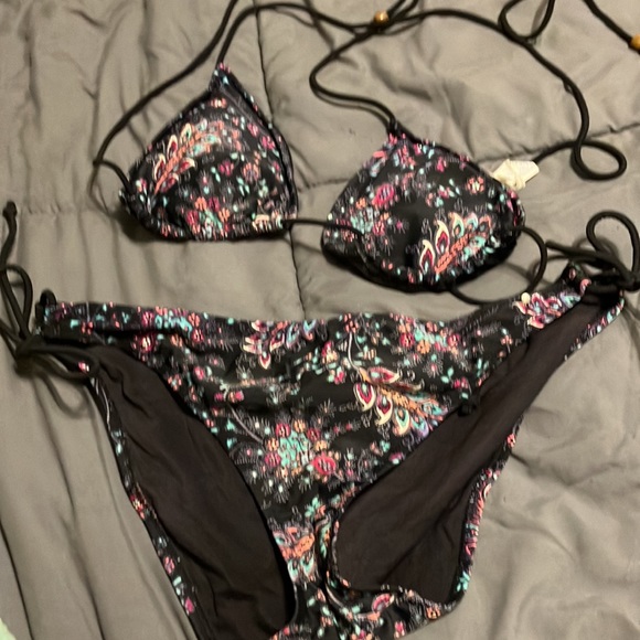 AE Bikini - Picture 5 of 5